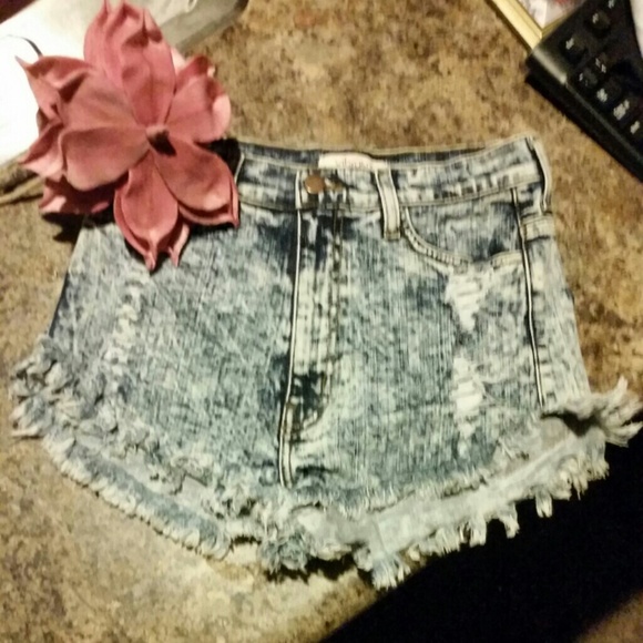 NWOT Acid Wash High Waisted Shorts