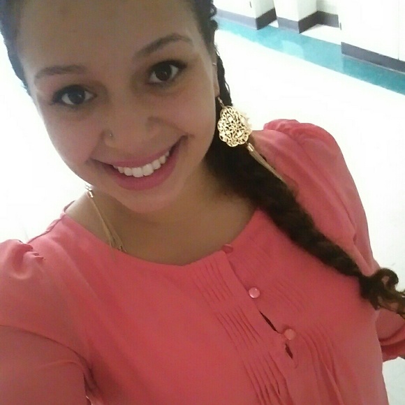 Meet your Posher, Alayna - Picture 2 of 2