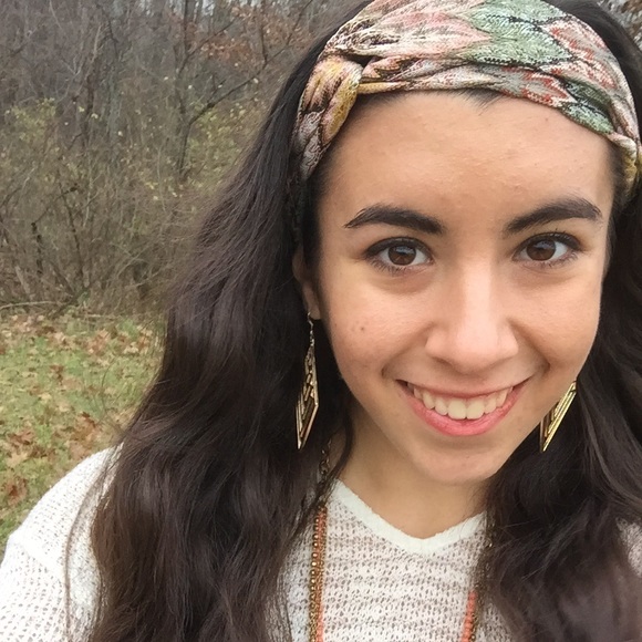 Meet your Posher, Alexis - Picture 1 of 1