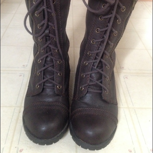 Cute brown combat boots!!!