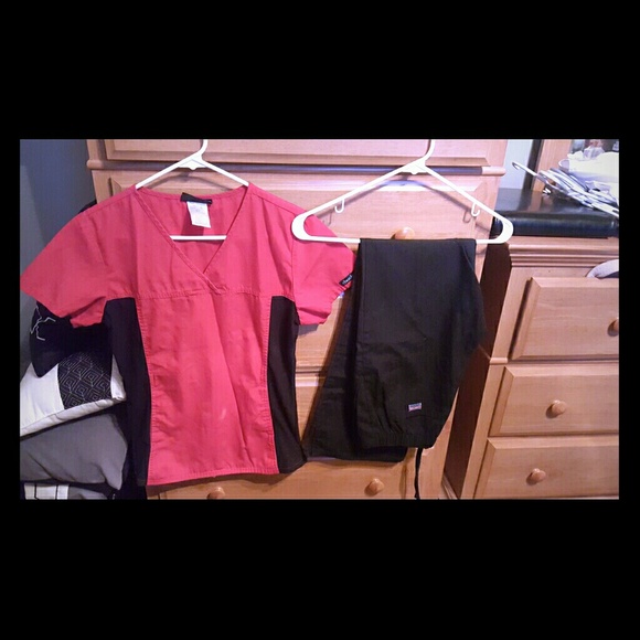 Scrub set