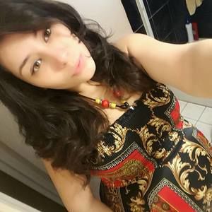 Meet your Posher, Alejandra