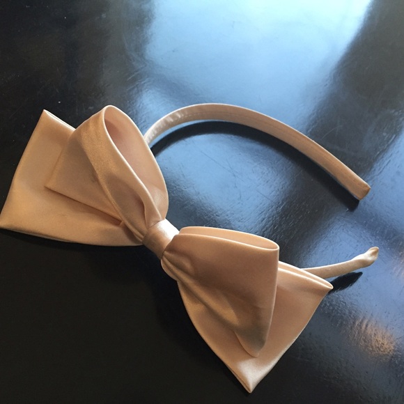 Bow headbands! Black and light pink. SO ADORABLE! - Picture 2 of 3