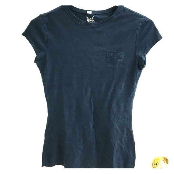Express t-shirt with tiny pocket