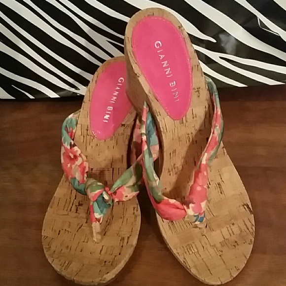 Gianni Bini wedges