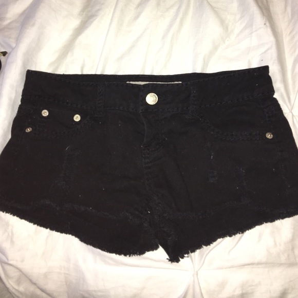 Black shorts - Picture 1 of 1