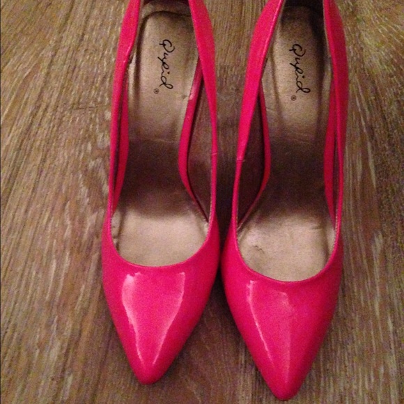 Hot pink pumps