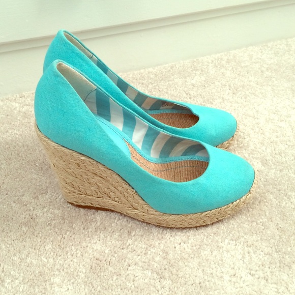 BCBGeneration turquoise wedges