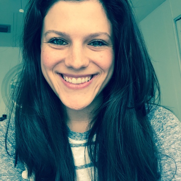 Meet your Posher, Lauren - Picture 1 of 1