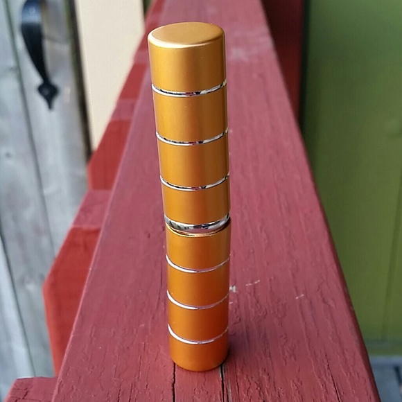 πππNWOT Small Makeup Brush πππ - Picture 3 of 3