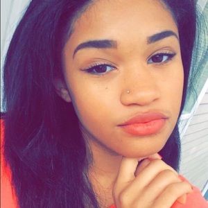 Meet your Posher, Nina