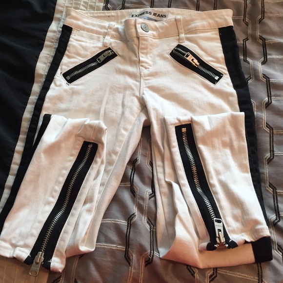 Super cute white Express jeans with black stripe
