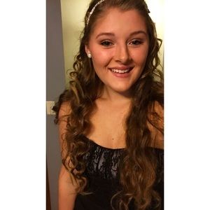 Meet your Posher, Caitlyn