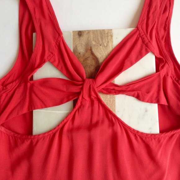 Bright Cross-Back Tank - Picture 4 of 4