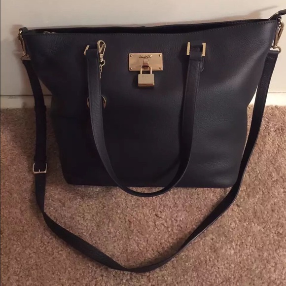 ❤️final❤️Brand new DKNY dark navy shoulder bag - Picture 1 of 4