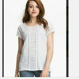 🎉OnE HoUr SaLe🎉NWT White eyelet shirt