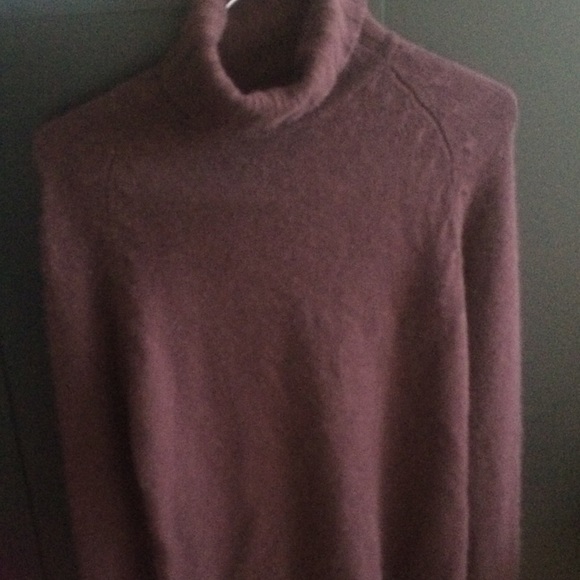 Purple cashmere banana republic sweater - Picture 2 of 3