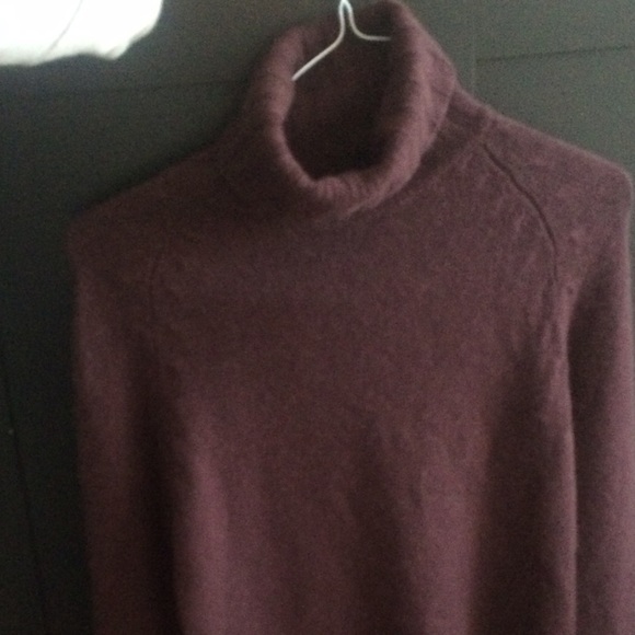 Purple cashmere banana republic sweater - Picture 3 of 3