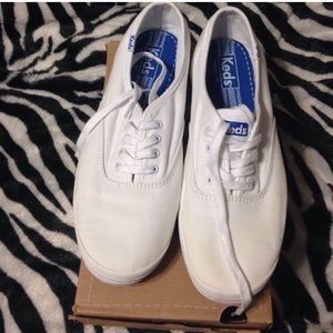 White keds. Offers accepted