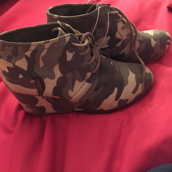 Army wedges new with tags!