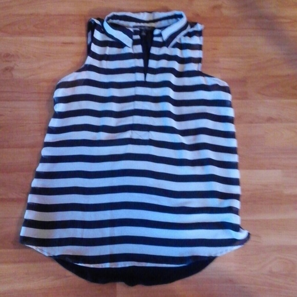 Black/white shirt