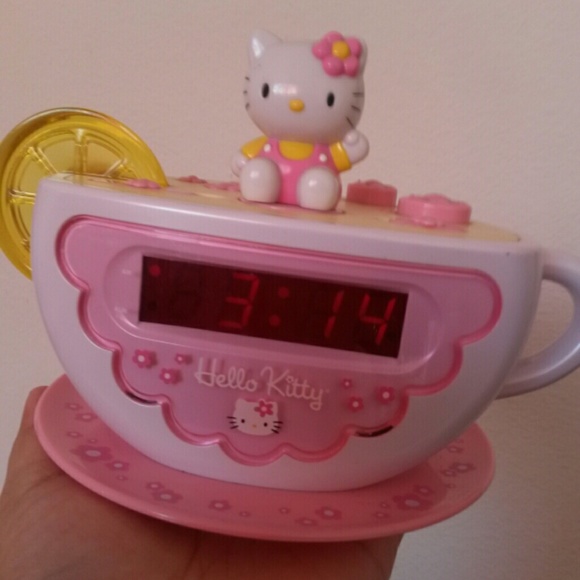 Hello Kitty tea cup alarm clock