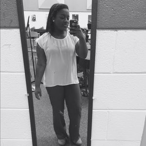 Meet your Posher, Ikia