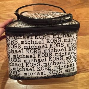 BRAND NEW Michael KORS 2-Piece Toiletry Pack