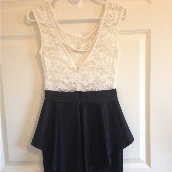 Dress - Picture 3 of 3