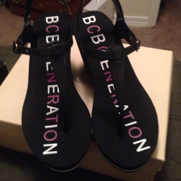 BCBG Wedge sandals - Picture 3 of 4