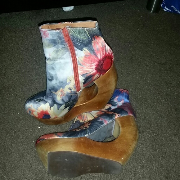 Shoes - Picture 3 of 3