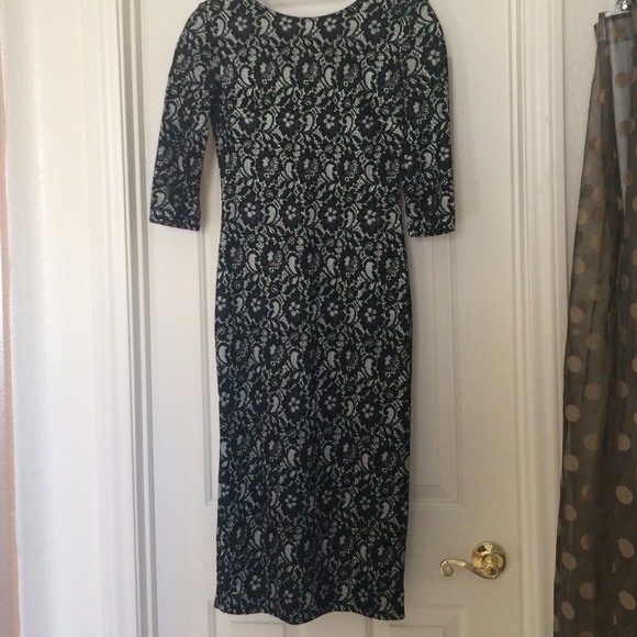 ASOS Dresses & Skirts - Asos never been worn size 6 midi dress.
