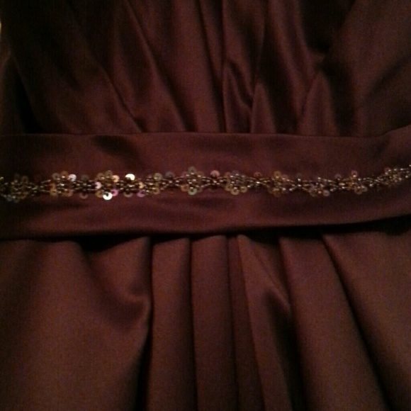 Formal dress - Picture 2 of 3