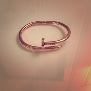Rose gold colored nail bangle!