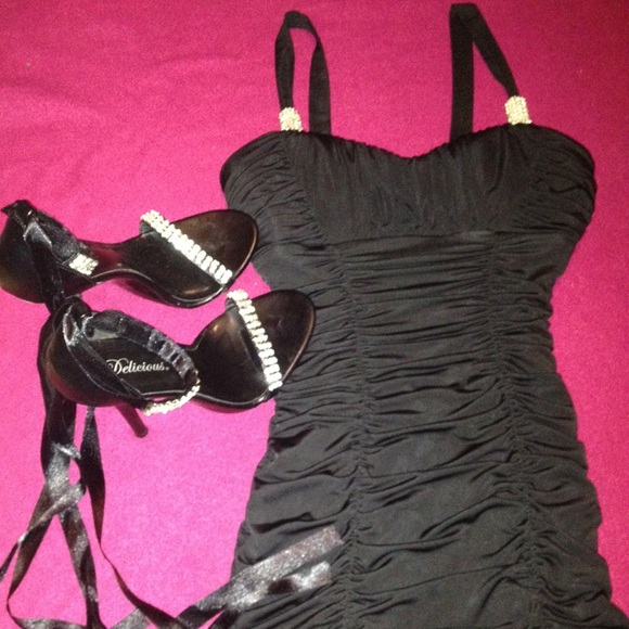 Dress - Picture 2 of 3
