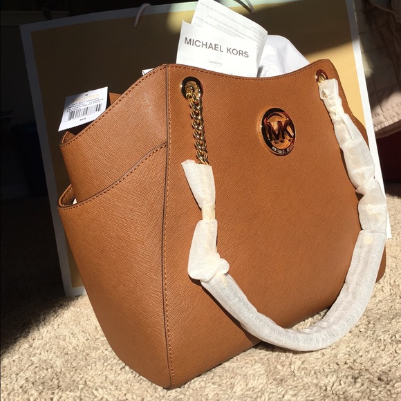 Large shoulder chain leather tote - Picture 2 of 4