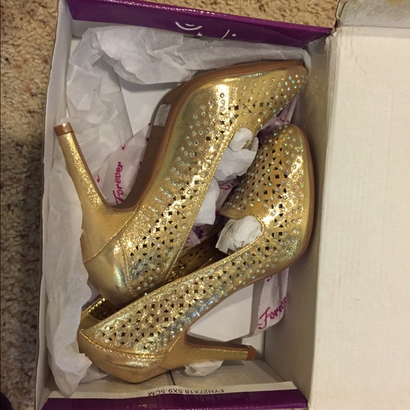 Beautiful heels size 6 excellent for party 👠👑 - Picture 1 of 4