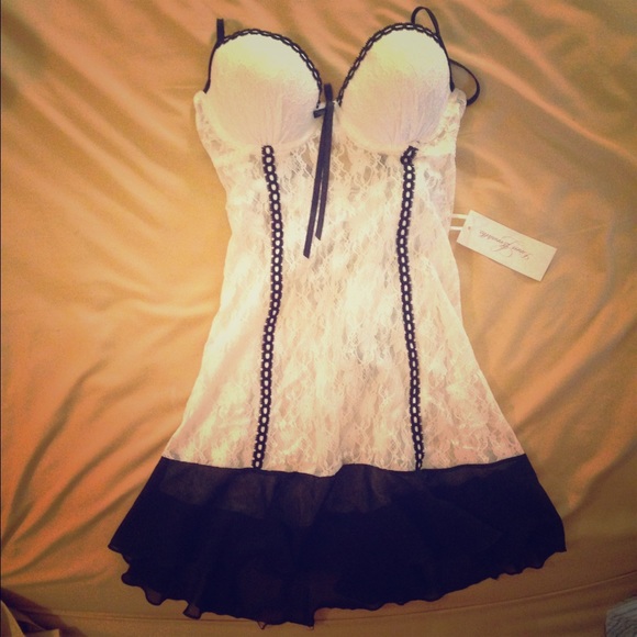 New w/tags Linea Donatella small