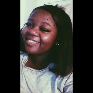 Meet your Posher, Ayannia