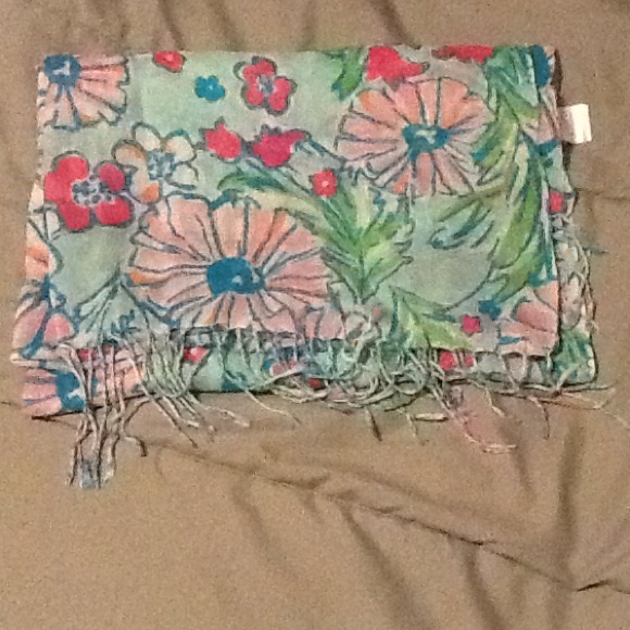 Lilly Pulitzer Accessories - 🎉HOST PICK 11/30🎉 Lilly Pulitzer Murfee Scarf