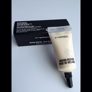 MAC "Lash" Mixing Medium