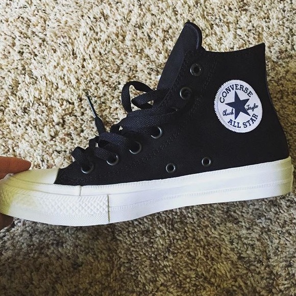 Black high top converse shoes with box - Picture 2 of 4