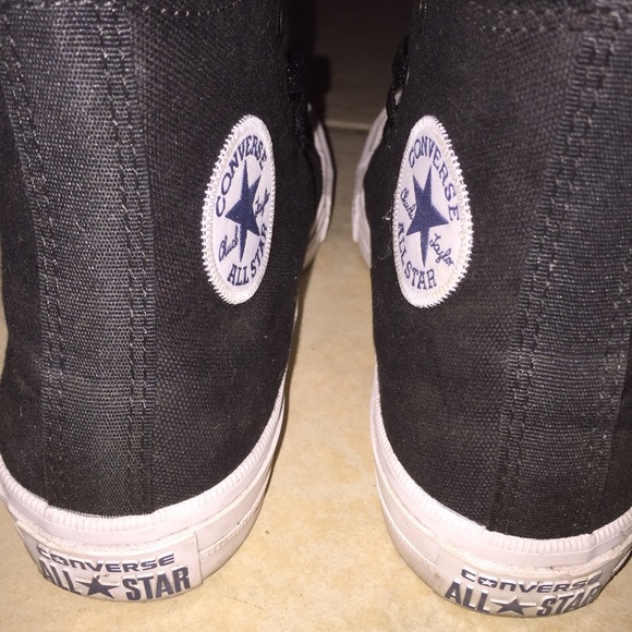 Black high top converse shoes with box - Picture 3 of 4