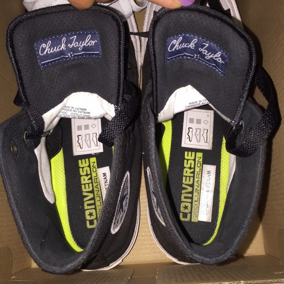 Black high top converse shoes with box - Picture 4 of 4