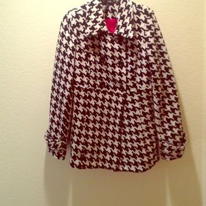 📍WINTER SALE📍Black and white lined Peacoat