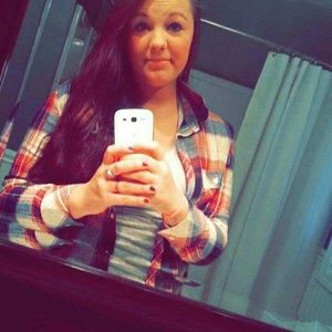 Meet your Posher, Alyssa