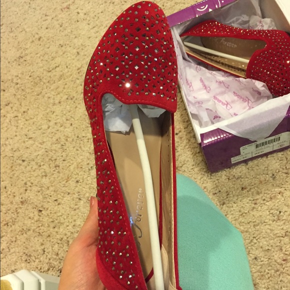 Excellent for Christmas Eve or any party size 6 - Picture 2 of 4