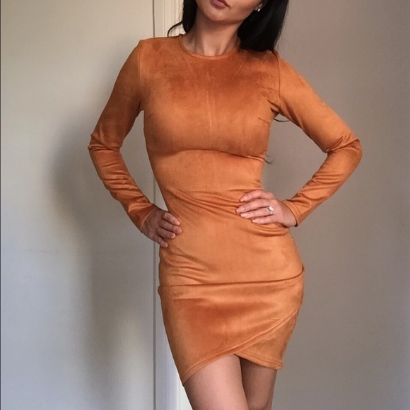 • SOLD OUT •"The Kylie Suede" - Picture 2 of 4