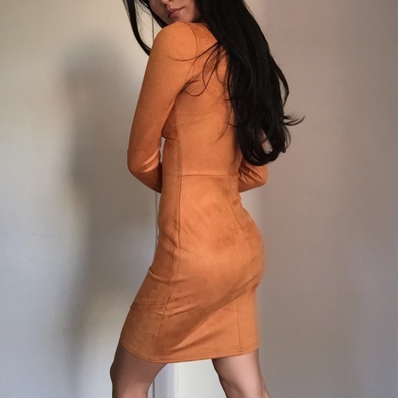 • SOLD OUT •"The Kylie Suede" - Picture 3 of 4