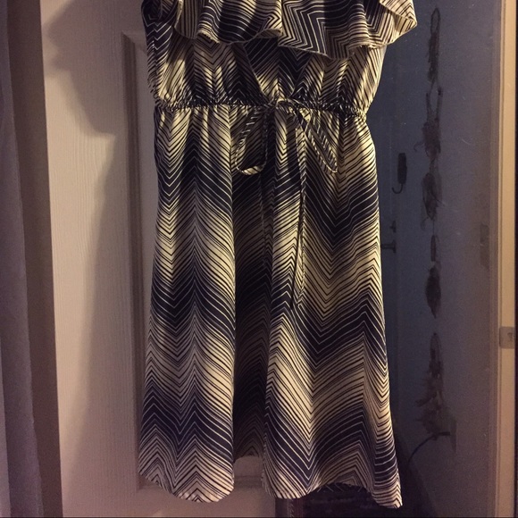 Dress. - Picture 2 of 2